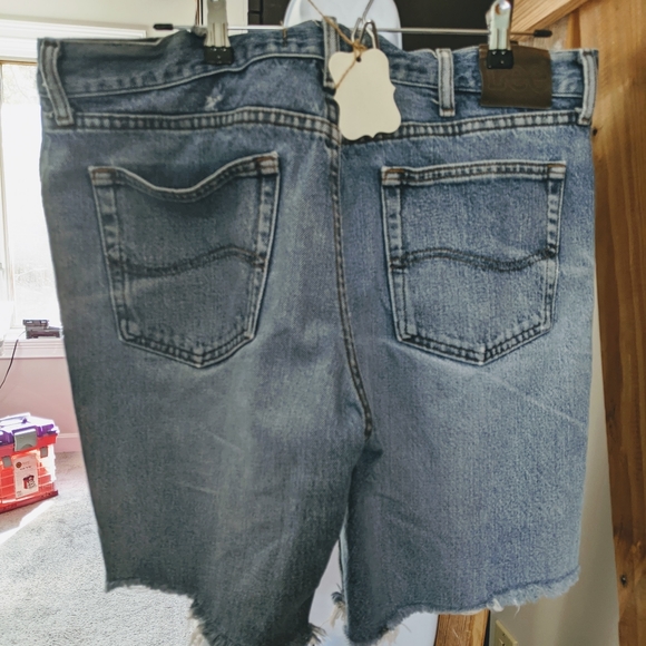 Vintage cut off distressed jean shorts - Picture 2 of 2